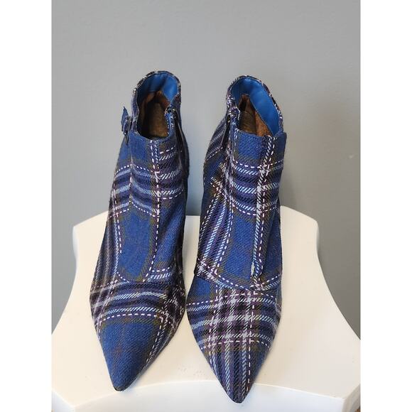 Bertini Plaid Pointed Toe Shoe Booties 11 - Picture 1 of 8